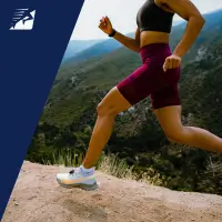 Eine Läuferin mit dem Stryd-Footpod