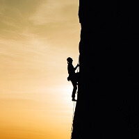 Welche Rolle spielt Ernährung für die Leistungsfähigkeit? Was Trailrunner, Bergsteiger & Skifahrer von Spitzenathleten lernen können