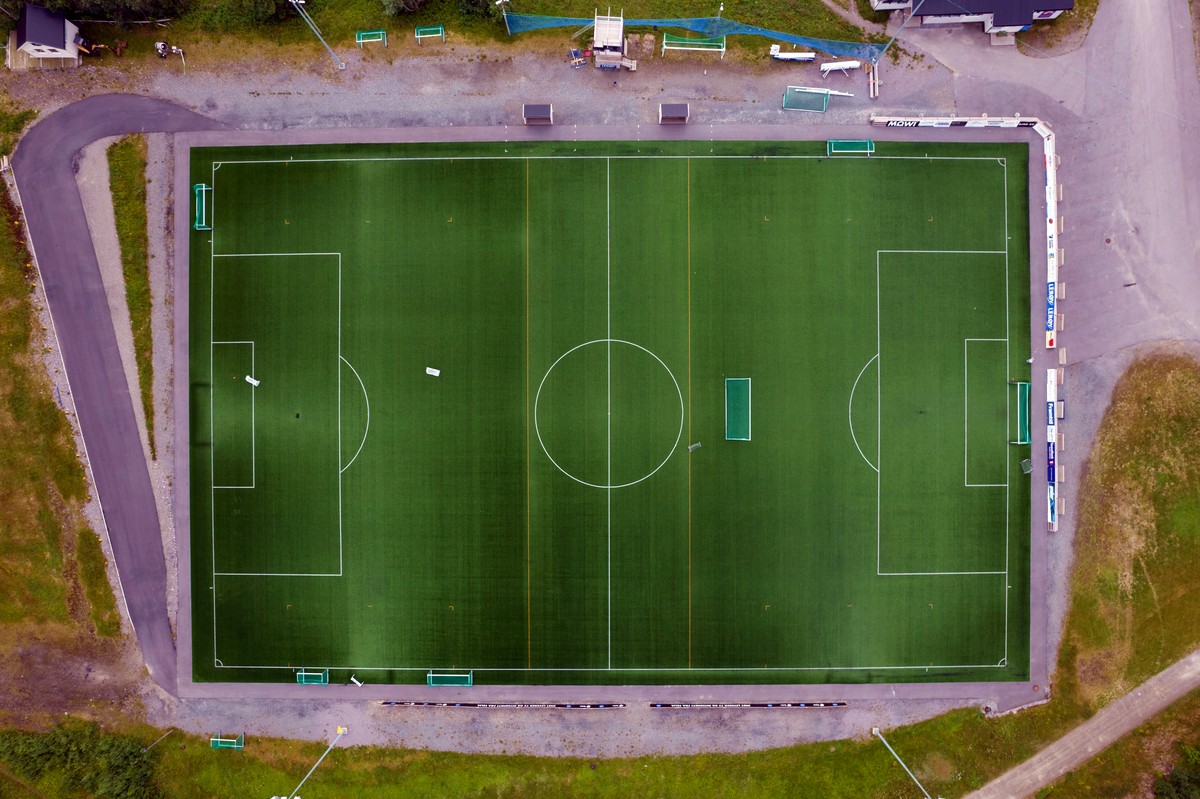 fussballplatz Unsplash 1200