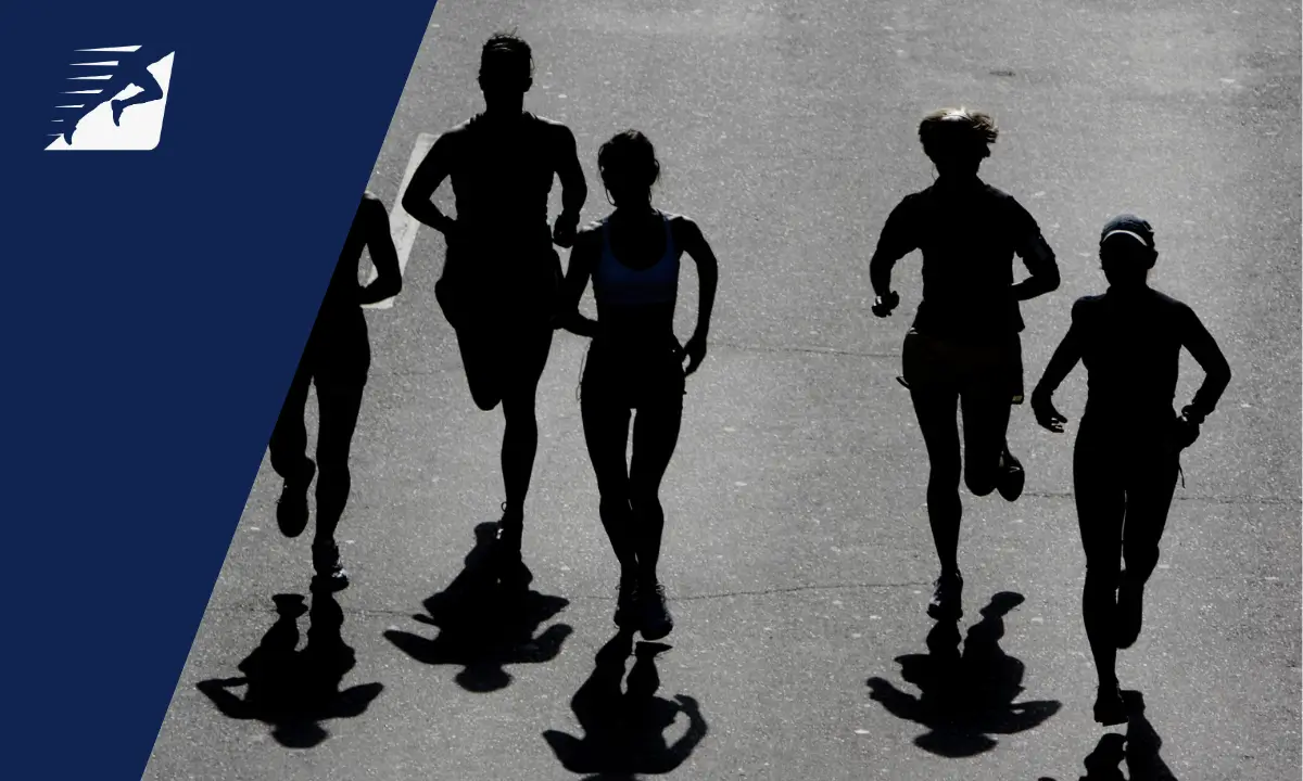 Die Schatten von Personen beim Laufen