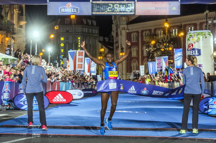 Neuer 10 km Weltrekord durch Joyciline Jepkosgei