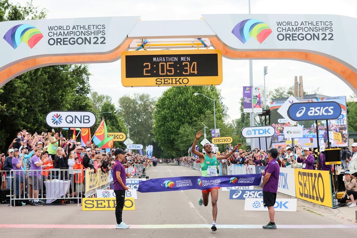 Tamirat Tola bei seinem WM-Sieg im Jahr 2022