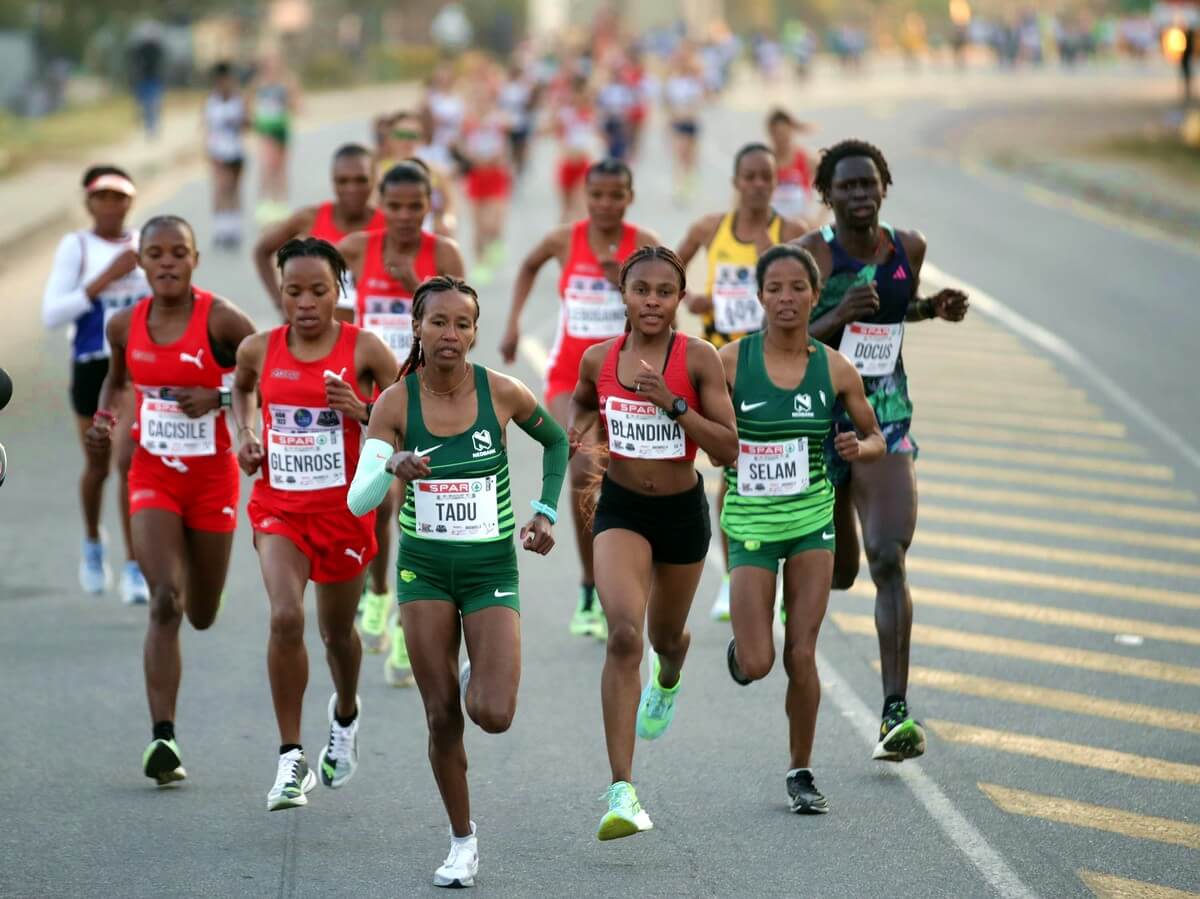 Mbombela: Spitzengruppe (Foto: Reg Caldecott)