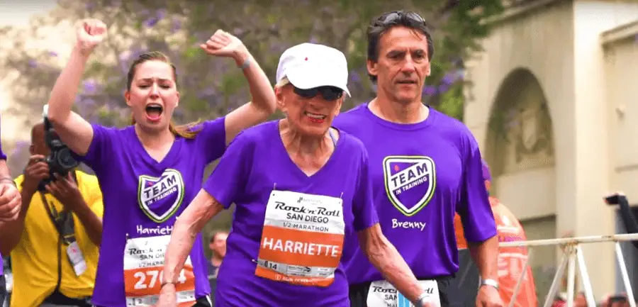 94-Jährige läuft trotz schwerer Krankheiten Marathons [+ VIDEO]