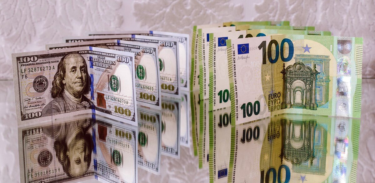 Geld Dollar Euro By Unsplash 1200