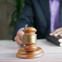 Die Grauzone des Online-Glücksspiels: Rechtliche Rahmenbedingungen für Online-Casinos in Österreich