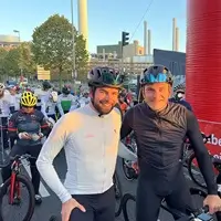 Jonas Deichmann mit Marcel Kittel