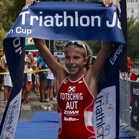 Triathletin Totschnig feiert historischen Erfolg