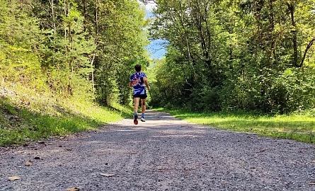 Läufer Thomas Bauer MSc mit dem Anta Mach Pro Laufschuh