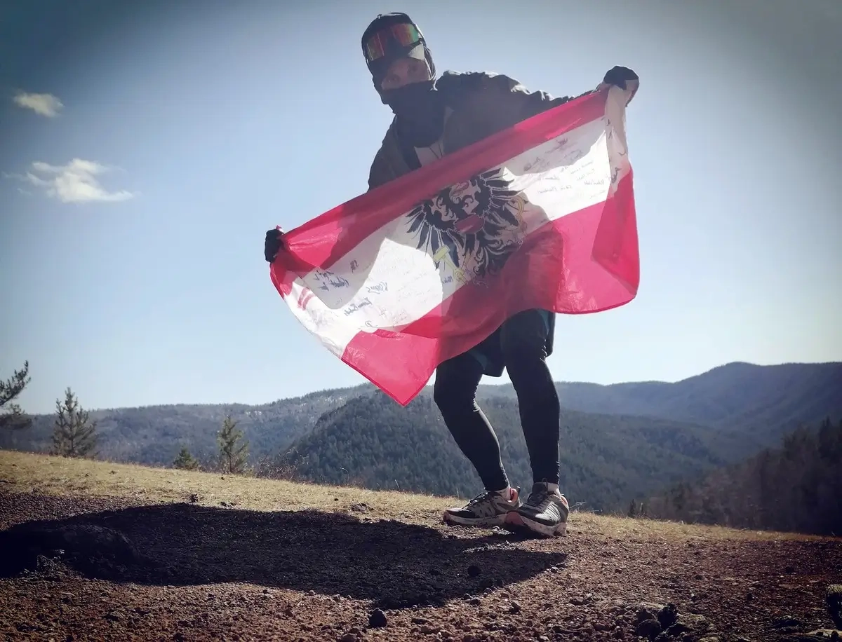 Am Gipfel im Stolby Nationalpark Sibiriens angekommen. Die Temperatur war mit -7° recht human zum Laufen