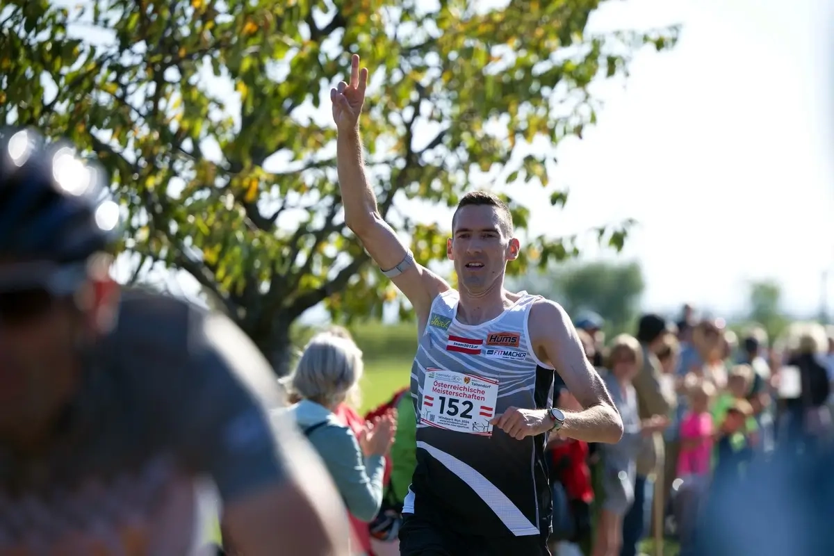 Andreas Vojta siegt beim Windpark Run Tattendorf 2024
