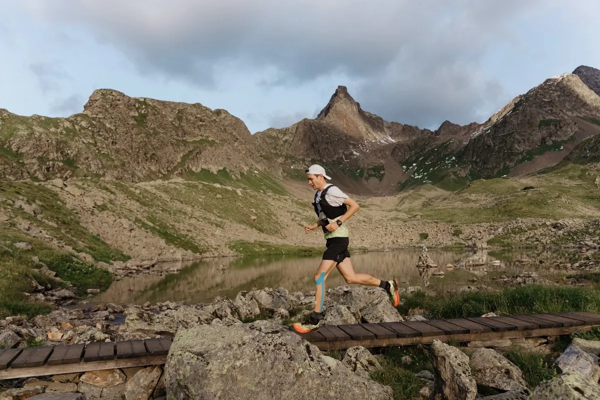 Umgeben von Bergen beim PIUT - Paznaun Ischgl Ultra Trail