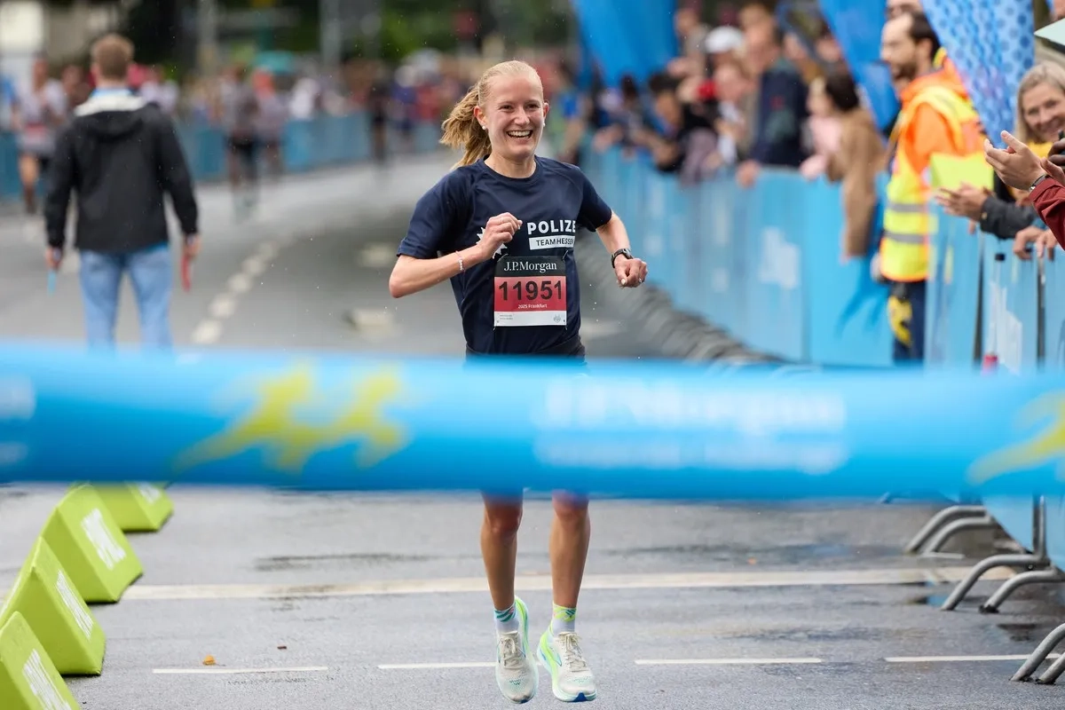 Firmenlauf Frankfurt 2025 mit Siegerin Nina Voelckel
