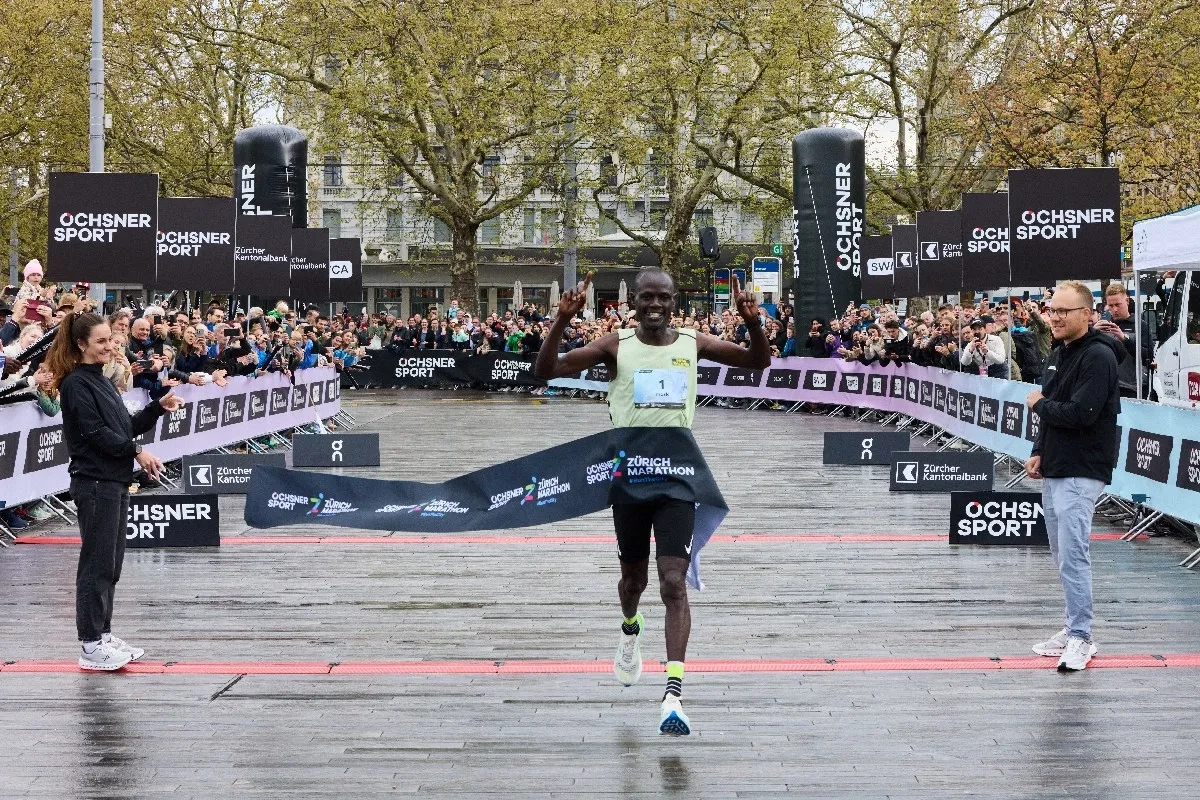 Zürich Marathon 2025: Der 48-jährige Mark Kiptoo siegt mit einer Zeit unter 2:10 Stunden