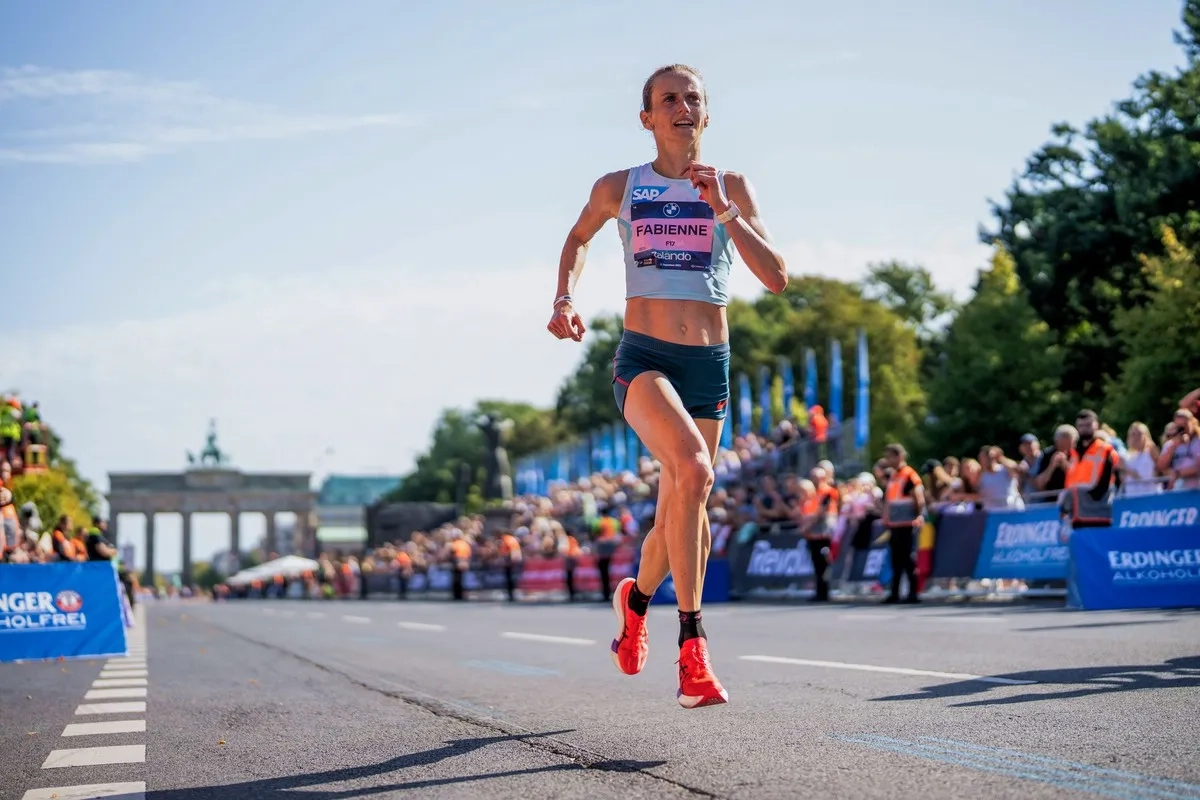 Fabienne Königstein ist die schnellste Deutsch beim Berlin Marathon 2025.