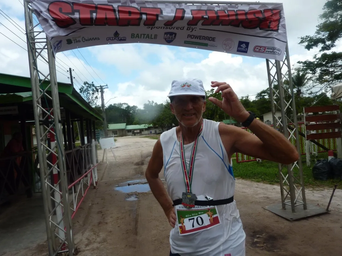 Paramaribo Marathon: Anton Reiter im Ziel