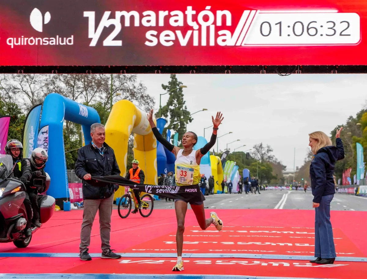 Medio Maratón de Sevilla 2026: Siegerin Yimer Worku Zeineba mit Streckenrekord von 1:06:33 Stunden