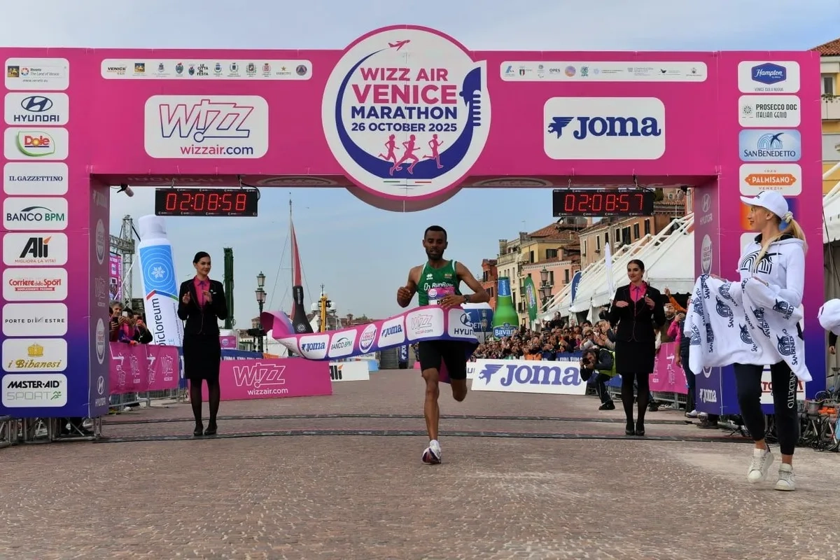 Venice Marathon 2025 mit SIeger Deribe Robi aus Äthiopien.
