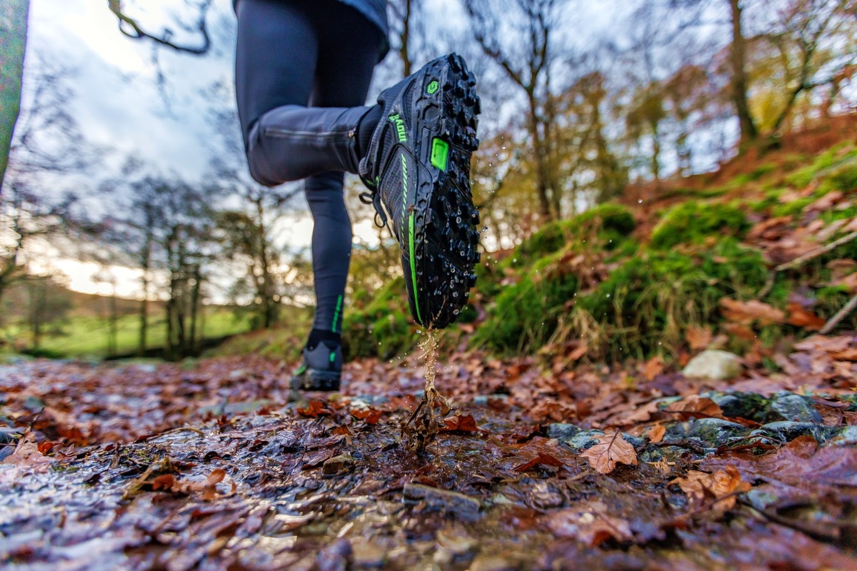 inov-8 Roclite Ultra G 320