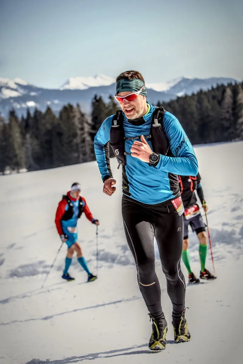 MOUNTAINMAN Wintertrail Reit im Winkl: Läufer auf der Strecke.