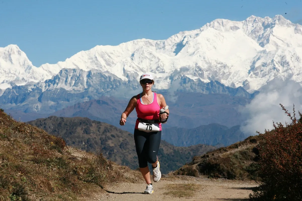 Himalayan 100 Miles Stage Race 2025: Szene von der 2. Etappe (© Himalayan Run & Trek) Himalayan 100 Miles Stage Race 2025: Szene von der 2. Etappe