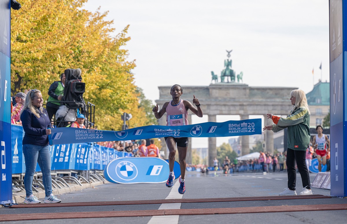 Tigist Assefa beim Berlin Marathon