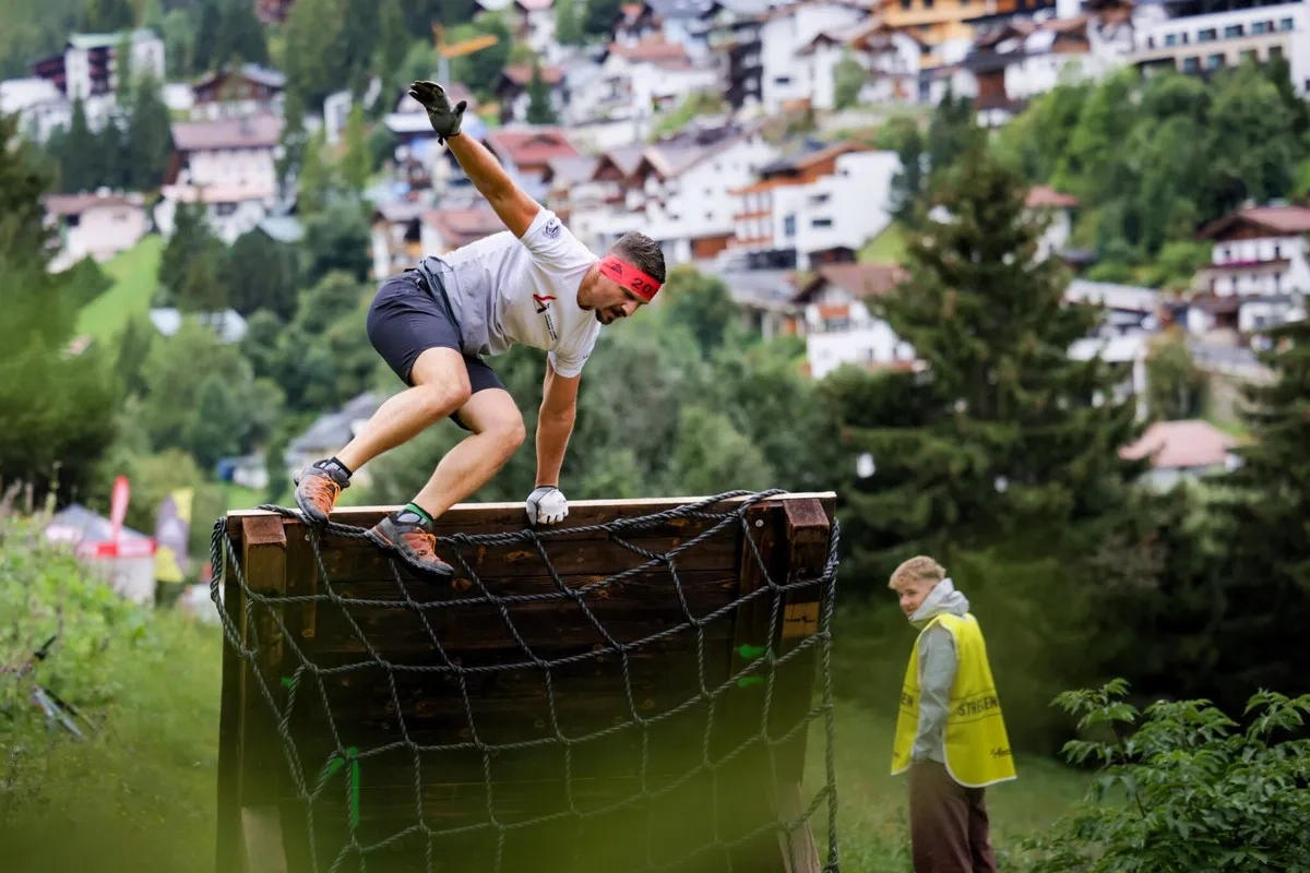 Arlberger Wadlbeisser 2025: Kein Hindernis zu schwer - wer durchkommen will, muss volle Power zeigen.