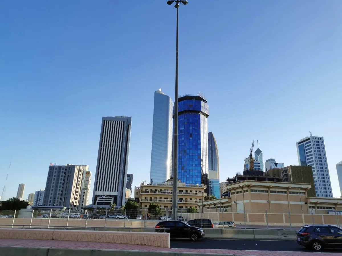 Kuwait Marathon 2024: Schnellstraße vor dem Hotel