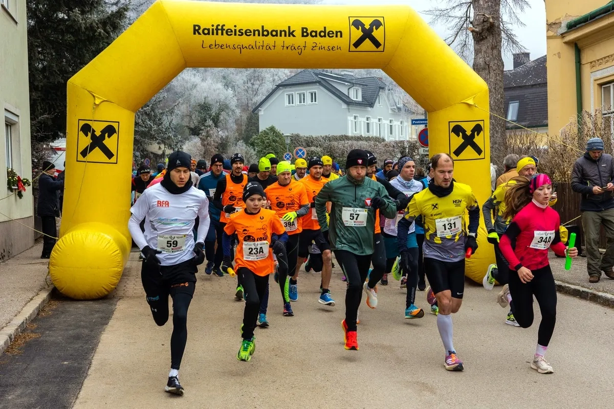 Hirtenberger Silvesterlauf Start