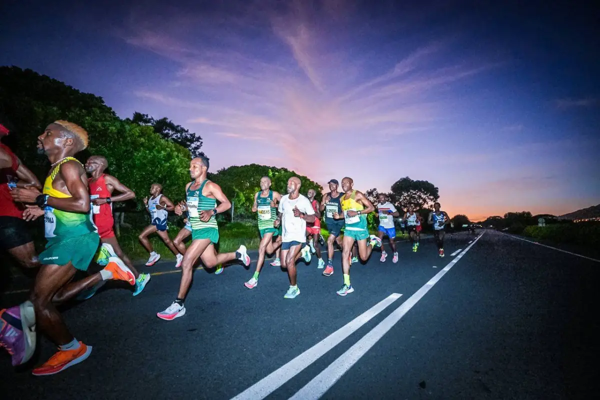 Two Oceans Marathon 2023, 56km-Gruppe nach Sonnenaufgang