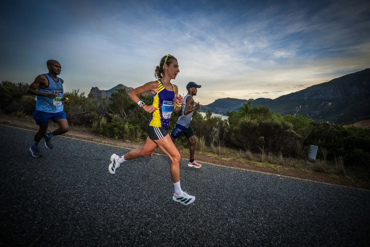 Two Oceans Marathon 2026 mit Siegerin Gerda Styn