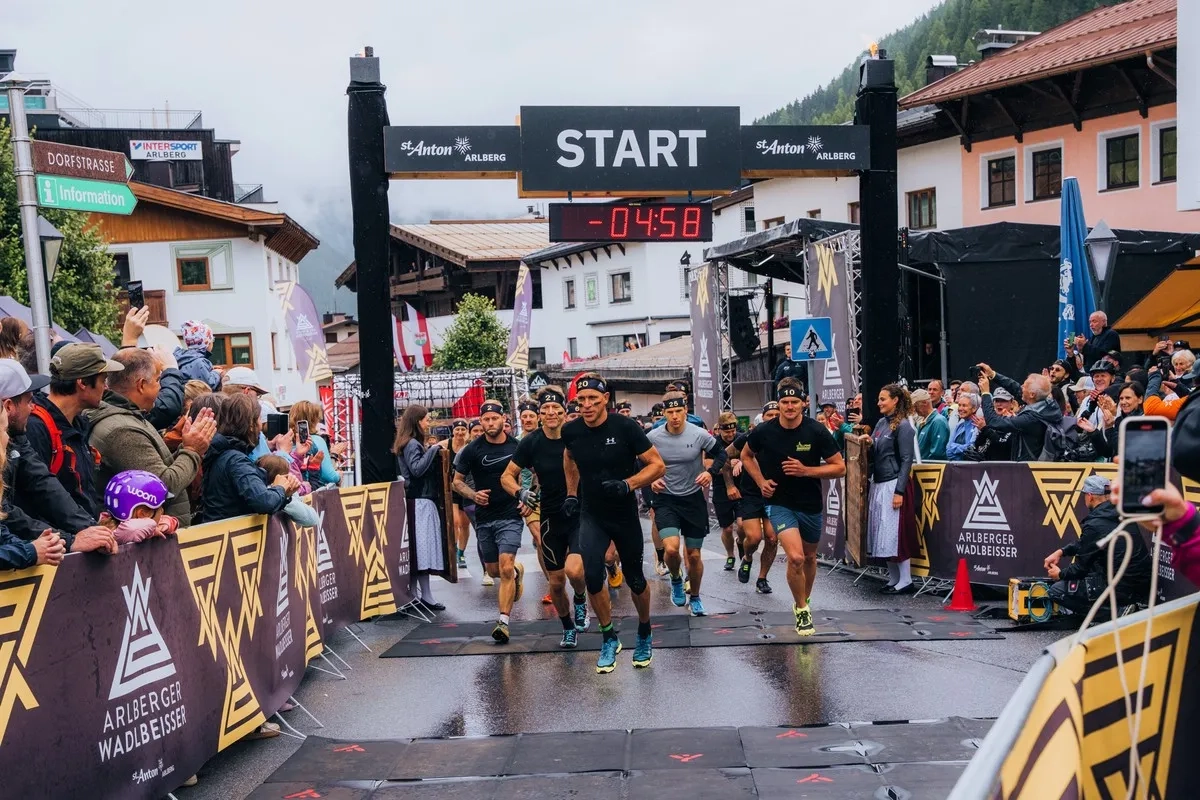 Arlberger Wadlbeisser 2025: Schon beim Start ganz vorne mit dabei: Zweifachsieger Florian Holzinger.