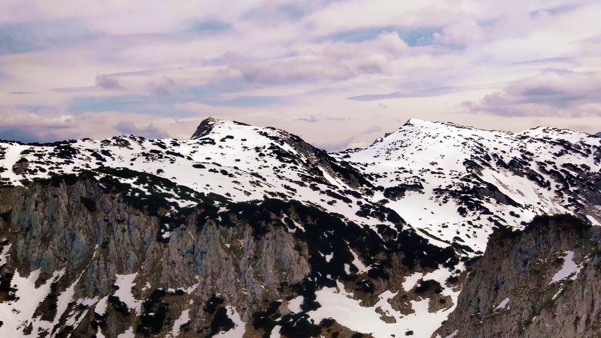 Zahmer Kaiser 12: Die Pyramidenspitze mittig. Zahmer Kaiser 12: Die Pyramidenspitze mittig.