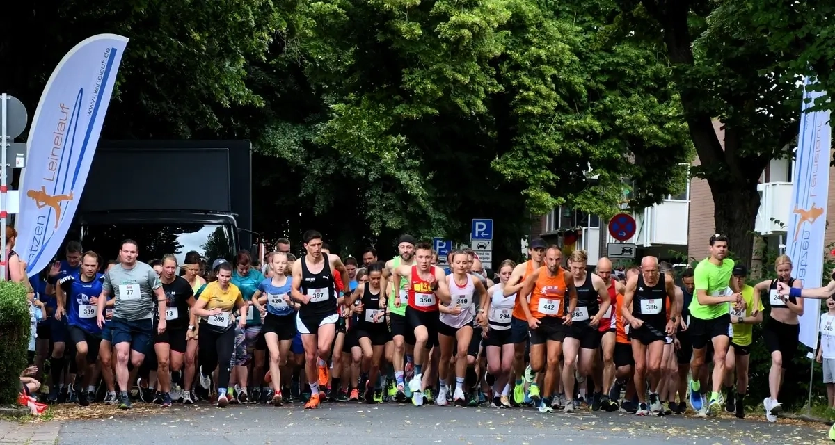 Laatzen Leinelauf 2025: Start zum 6,5 km Lauf (Foto: © Stadt Laatzen) Laatzen Leinelauf 2025: Start zum 6,5 km Lauf (Foto: © Stadt Laatzen)