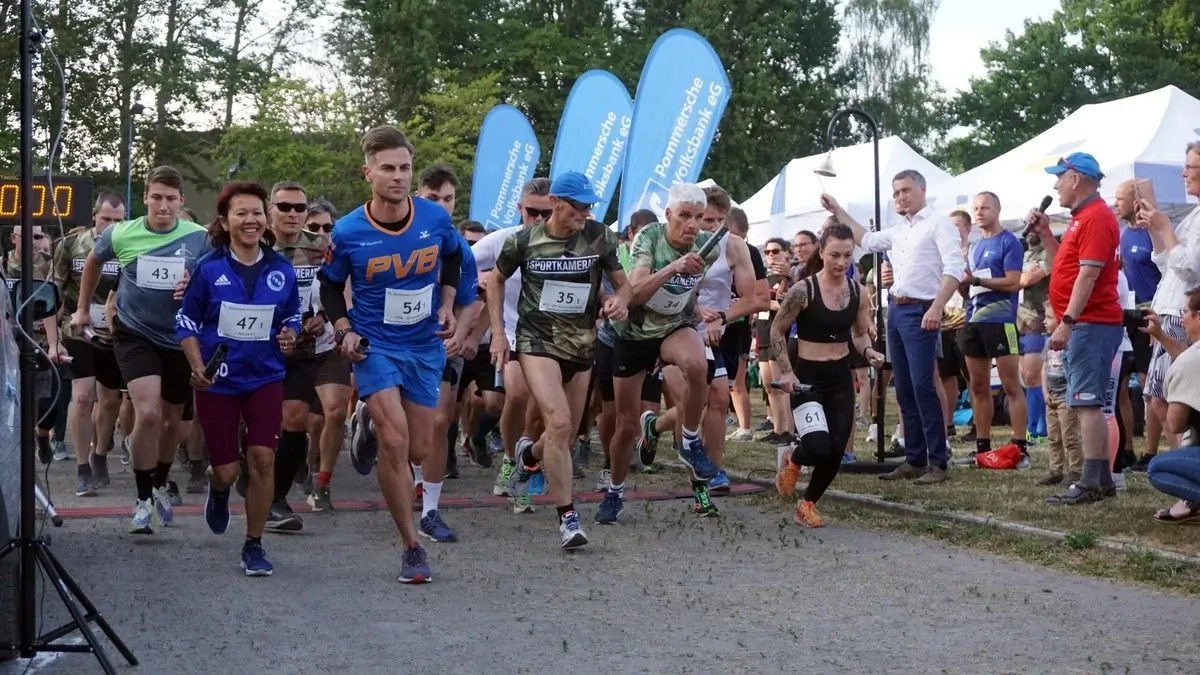 Stralsunder Firmenstaffellauf Start Stralsunder Firmenstaffellauf Start