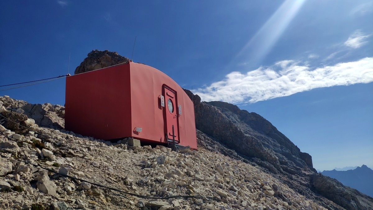 Jubiläumsgrathütte (Höllentalgrathütte) Jubiläumsgrathütte (Höllentalgrathütte)