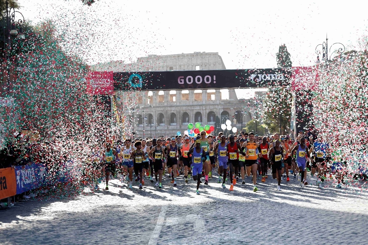 Start zum Rom Marathon 2025 (Foto: © Photoday) Start zum Rom Marathon 2025 (Foto: © Photoday)