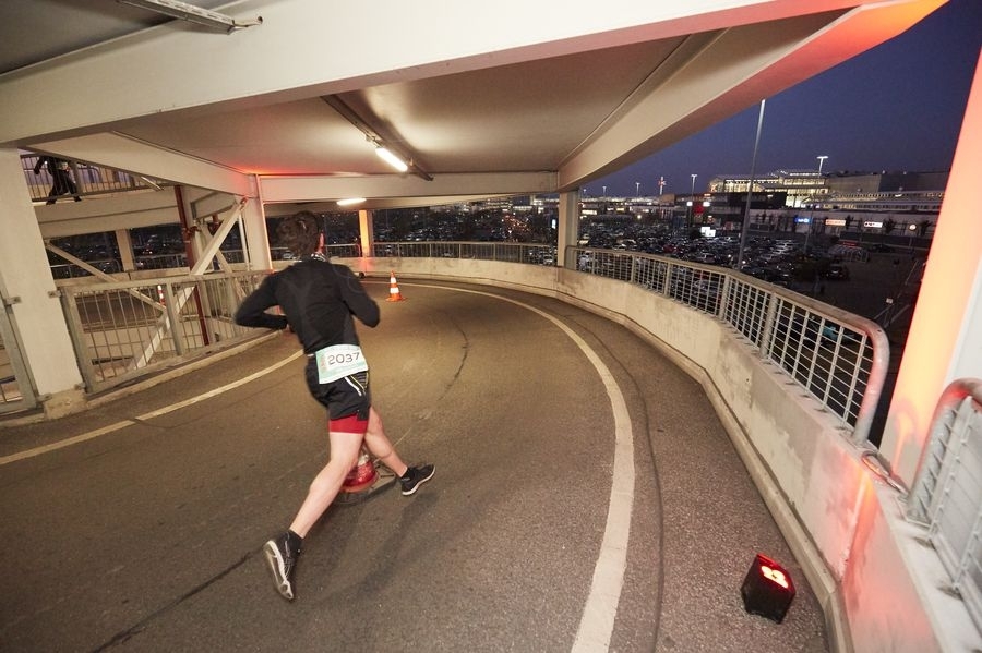 P.C. CENTER RUN (C) maximalPULS GmbH P.C. CENTER RUN (C) maximalPULS GmbH