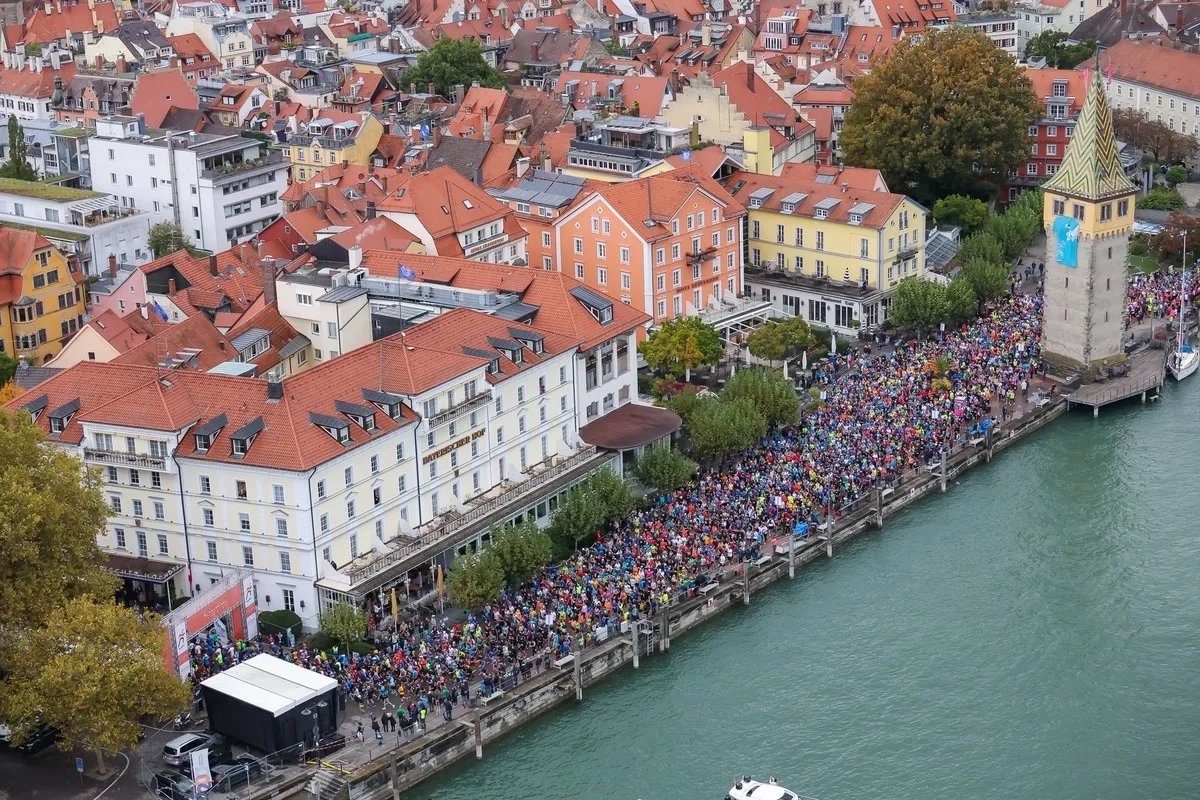 Start zum 3-Länder-Marathon 2024 (Foto: © Steurer) Start zum 3-Länder-Marathon 2024 (Foto: © Steurer)