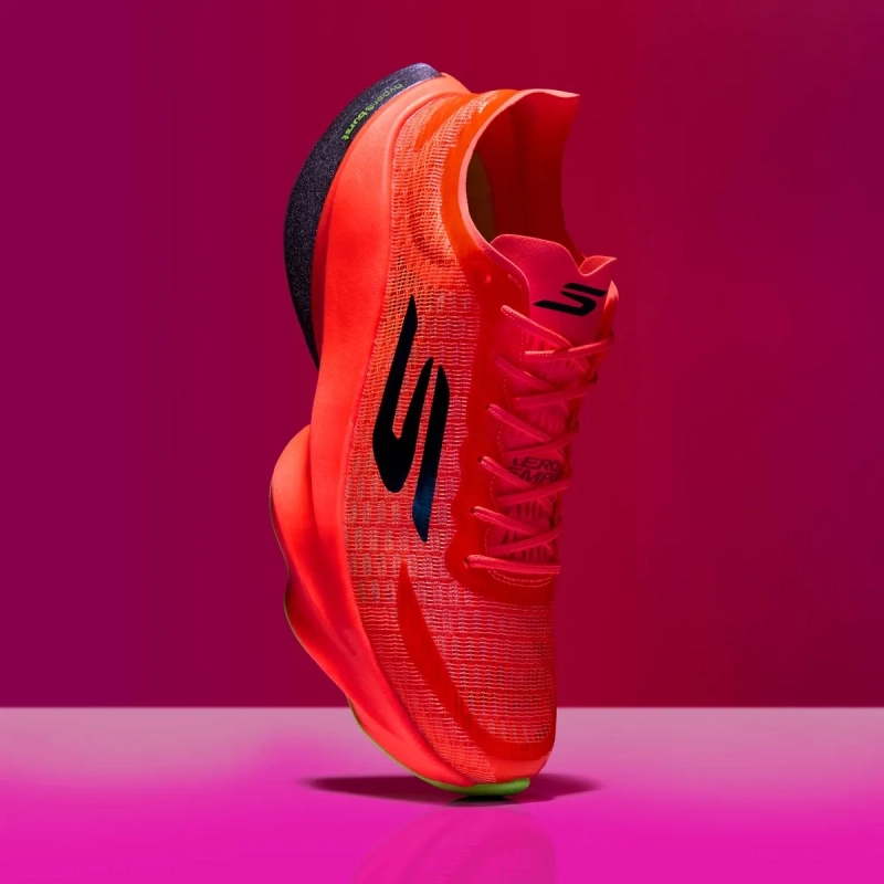 Skechers Aero Tempo (Foto: © Skechers / WeArePepper) Skechers Aero Tempo (Foto: © Skechers / WeArePepper)