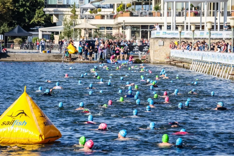 Die Schwimmstrecke beim Hannover Triathlon 2025 (Foto: © Ingo Kutsche) Die Schwimmstrecke beim Hannover Triathlon 2025 (Foto: © Ingo Kutsche)