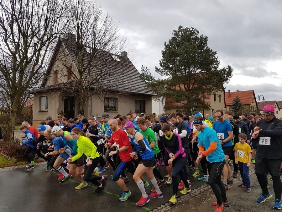 Silvesterlauf im Gänsegrund (c) SV Blau-Weiß Bürgel Silvesterlauf im Gänsegrund (c) SV Blau-Weiß Bürgel