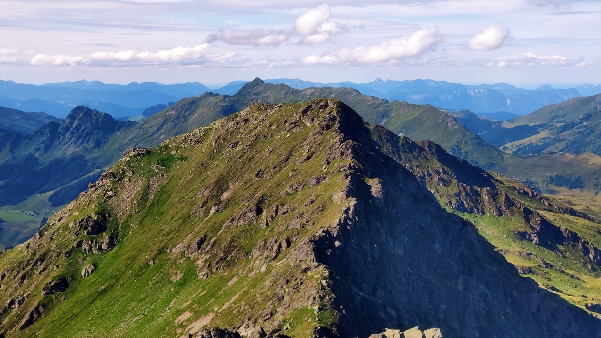 Blick vom Katzenkopf auf den Hüttenkopf Blick vom Katzenkopf auf den Hüttenkopf