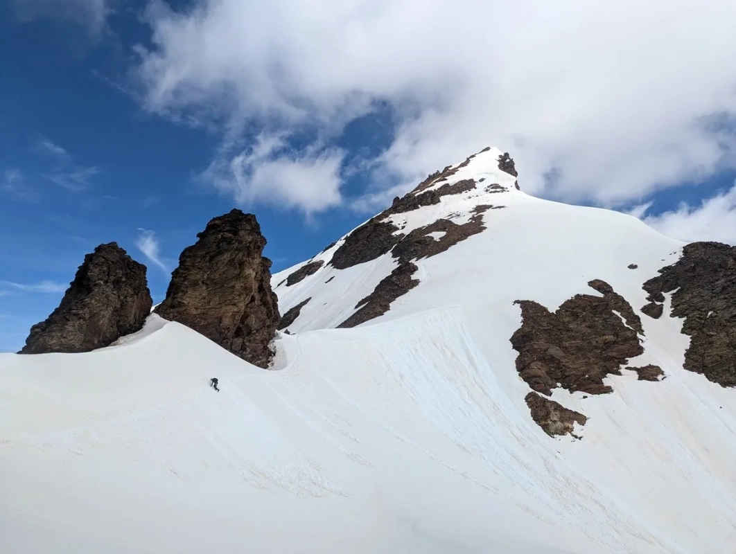 Normalweg Silvrettahorn 20: Blick zurück auf das Silvrettahorn. Normalweg Silvrettahorn 20: Blick zurück auf das Silvrettahorn.