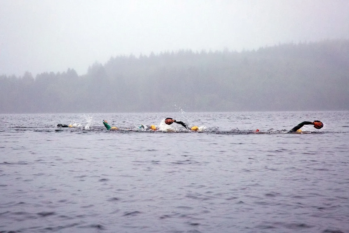 Swimrunman Lac de Vassivière 2024 (Foto: © Maxime Authier) Swimrunman Lac de Vassivière 2024 (Foto: © Maxime Authier)