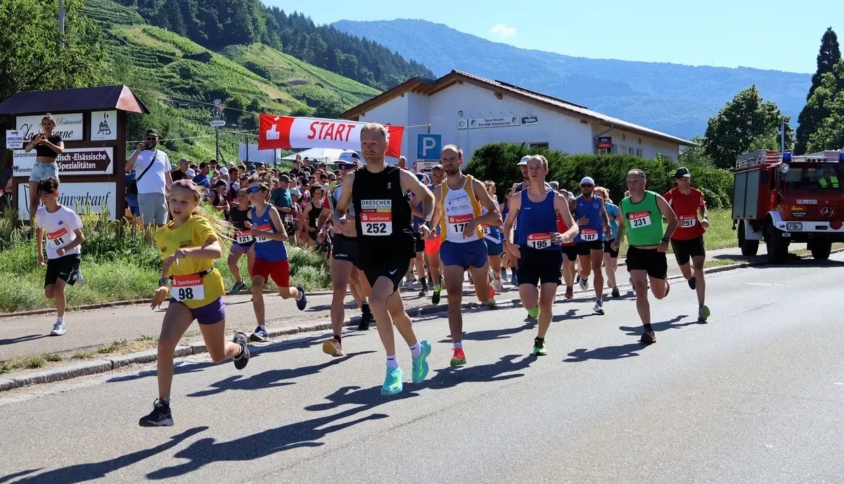 Eichberglauf 2025: Start Haupt- und Winzerlauf (Foto: © Veranstalter) Eichberglauf 2025: Start Haupt- und Winzerlauf (Foto: © Veranstalter)