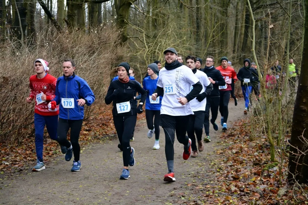 Flensburger Adventslauf 2024 (Foto: © Veranstalter; Jochen) Flensburger Adventslauf 2024 (Foto: © Veranstalter; Jochen)