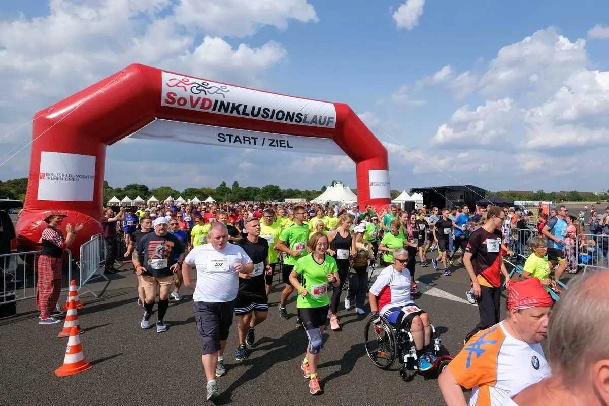 Start zum SoVD-Inklusionslauf (Foto: © Sascha Pfeiler) Start zum SoVD-Inklusionslauf (Foto: © Sascha Pfeiler)