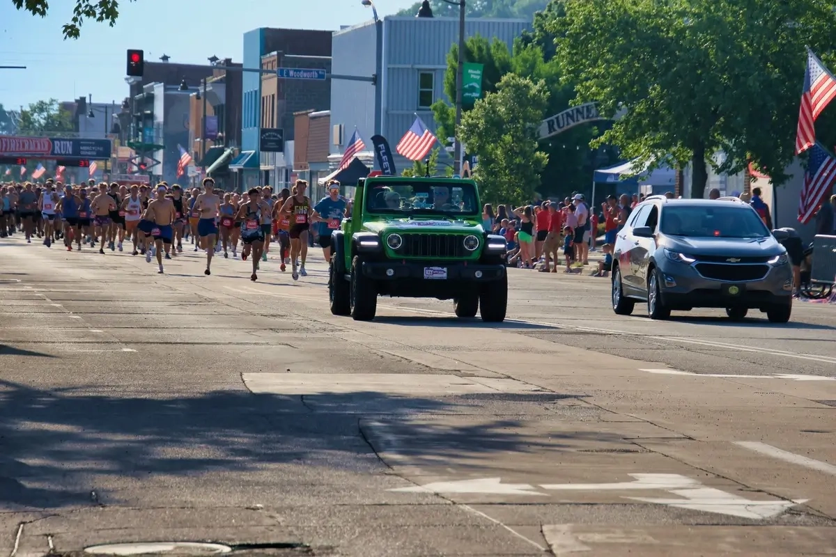 Start Firecracker Run East Moline 2025 (Foto: © Larryxc) Start Firecracker Run East Moline 2025 (Foto: © Larryxc)