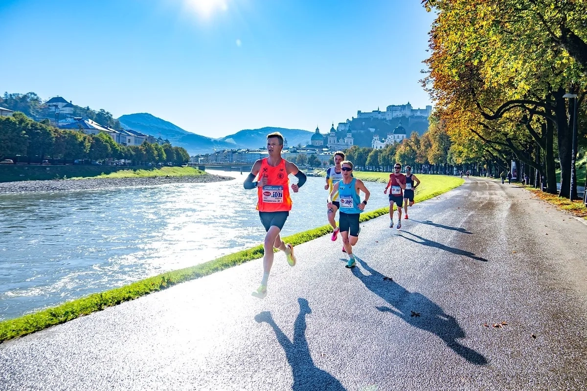 Jedermannlauf Salzburg 2024 mit Andreas Stöckl (Foto: © Jedermannlauf / Alexander Schwarz) Jedermannlauf Salzburg 2024 mit Andreas Stöckl (Foto: © Jedermannlauf / Alexander Schwarz)